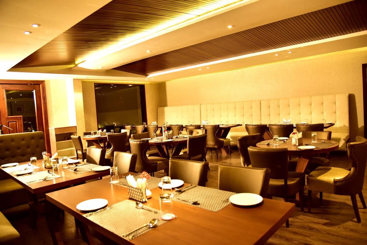 Season Hotel Nainital Luaran gambar