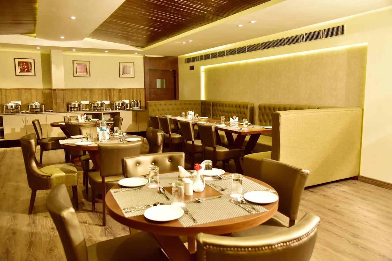 Season Hotel Nainital Luaran gambar