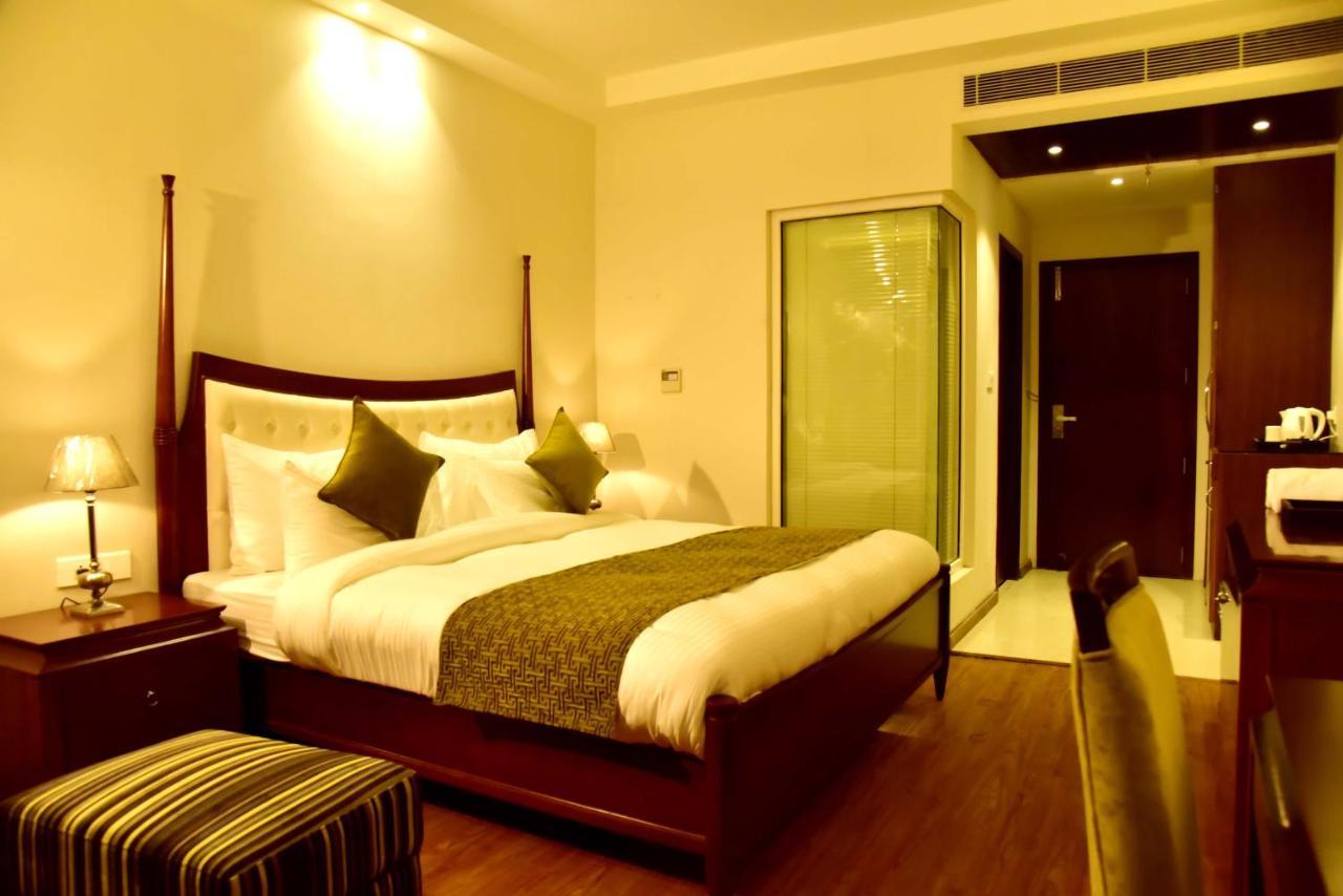 Season Hotel Nainital Luaran gambar