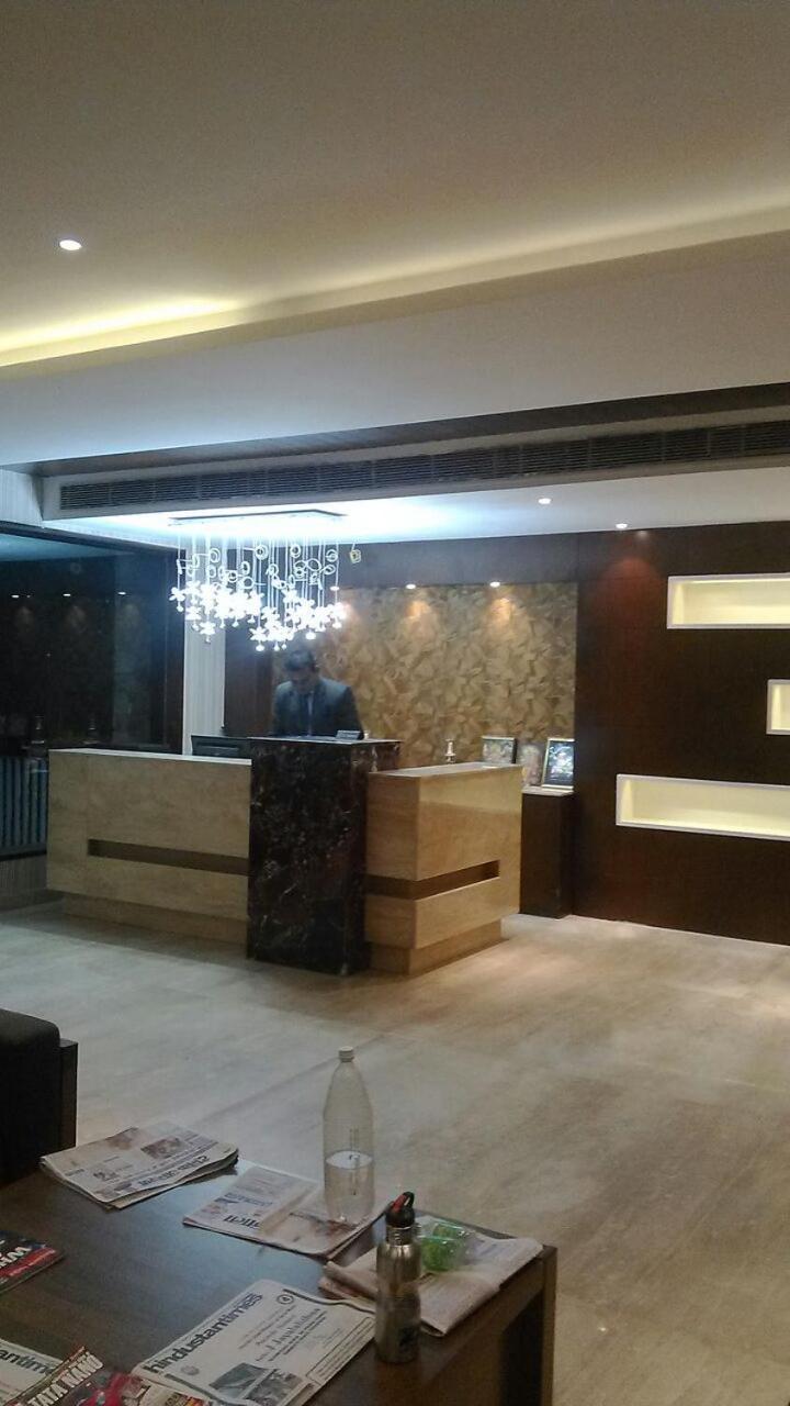 Season Hotel Nainital Luaran gambar
